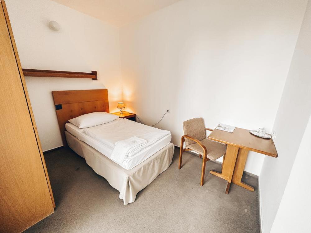 Hotel Medlov Nove Mesto na Morave Buitenkant foto